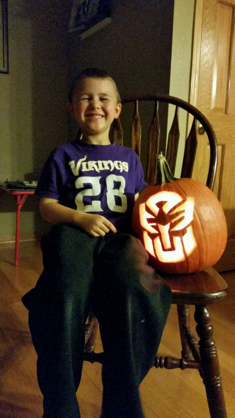 Illustration for article titled The Great TAY Pumpkin Carve Off -- 2015!